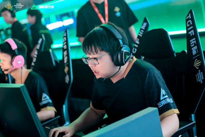 让球迷们精 让球迷们精