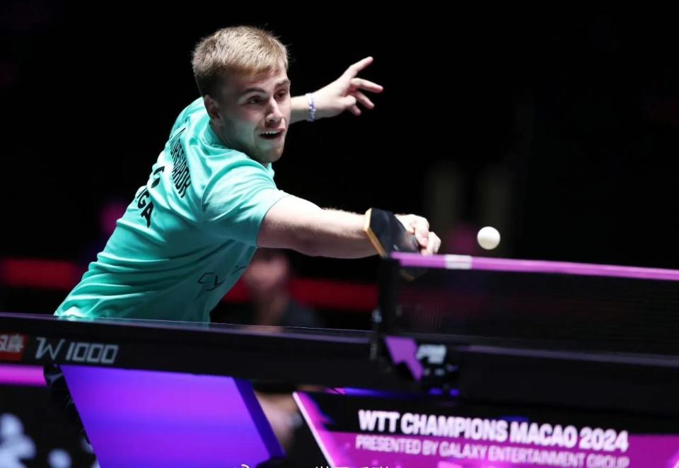 他始终保持 他始终保持