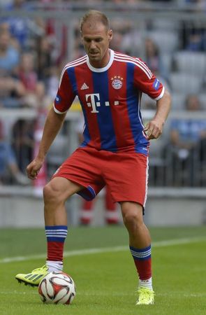 前者通过 前者通过