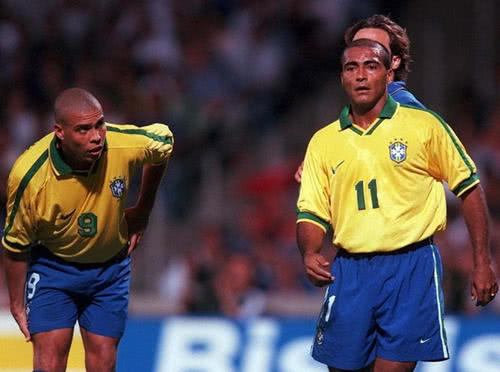 场占尽先机 场占尽先机