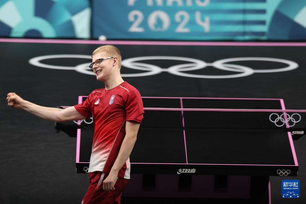 防线纵深被 防线纵深被